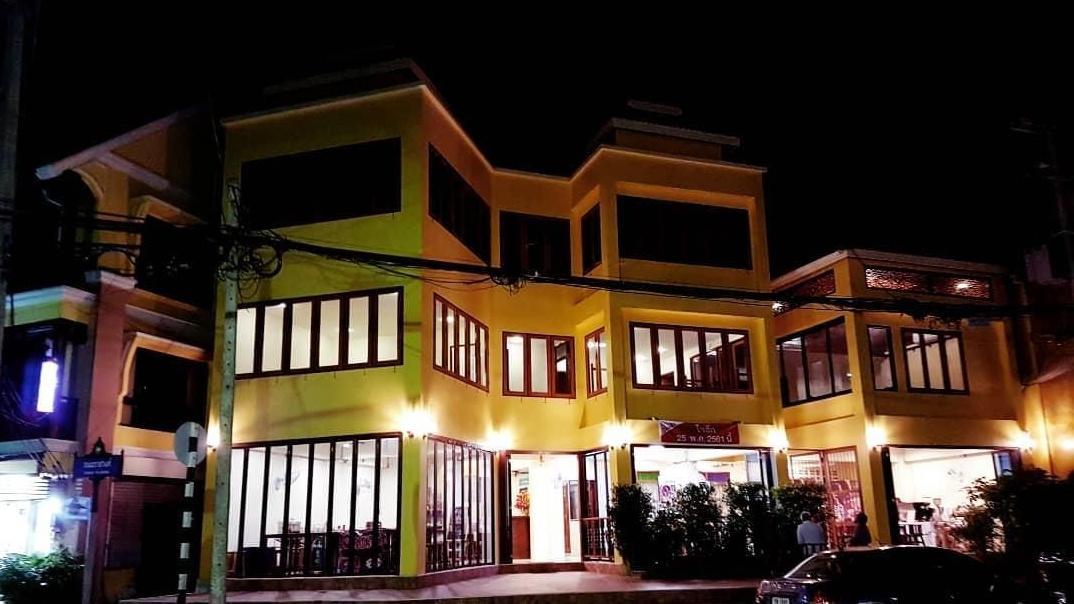 Ban Mae Boonthong Hotel Lampang Exterior photo