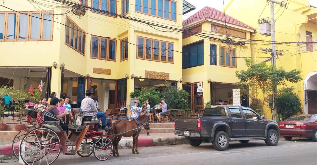 Ban Mae Boonthong Hotel Lampang Exterior photo
